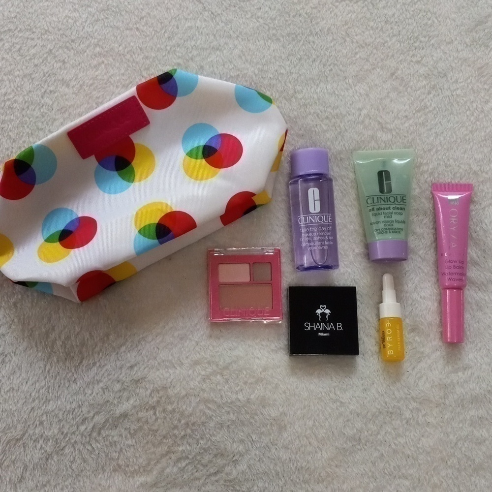 CLINIQUE 7 Piece Cosmetics Make Up Facial Cleanser Bundle NWT